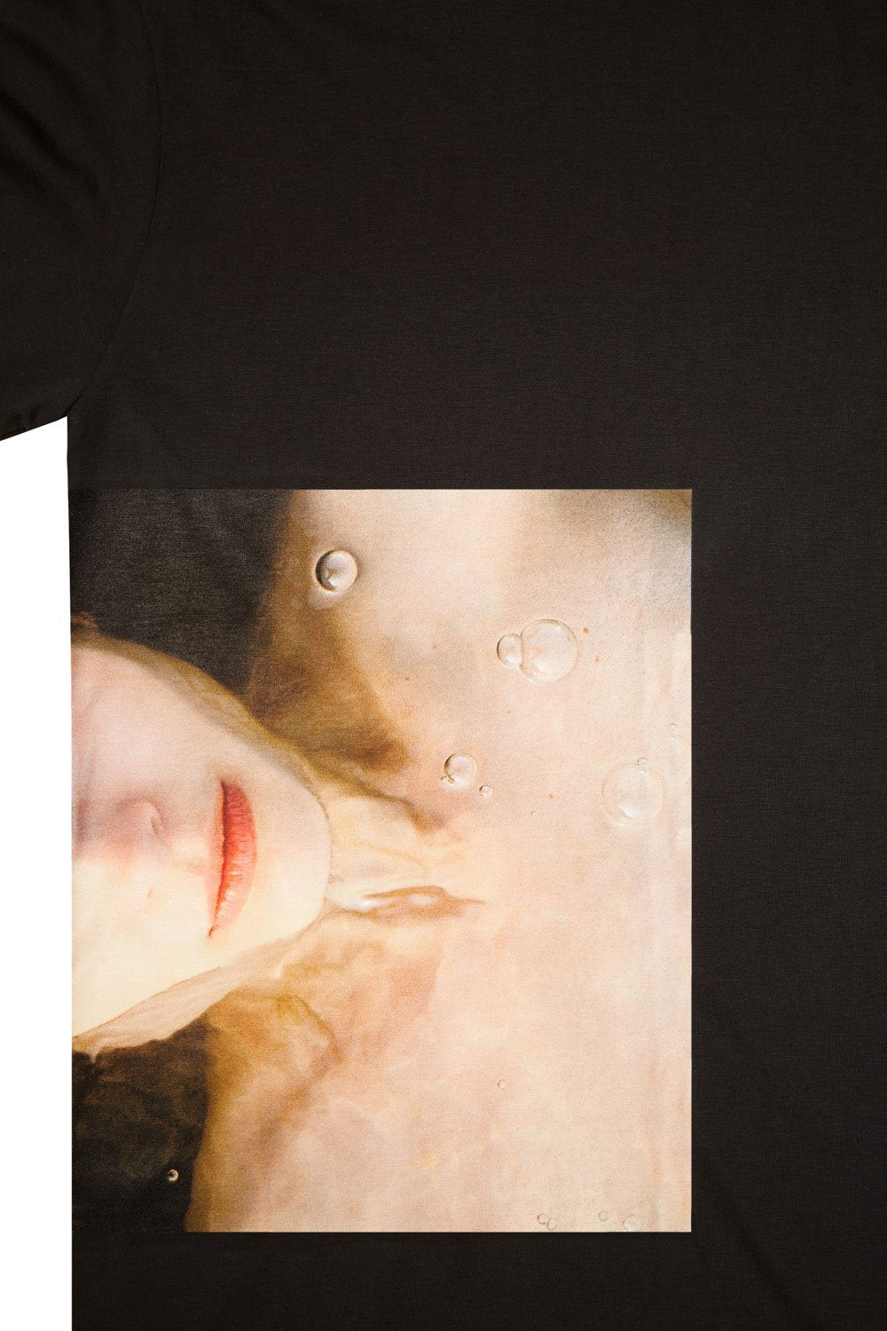 Load image into Gallery viewer, Paradiso Black Larissa Short-Sleeved Supima Charity T-Shirt Thomas Lohr Front Detail